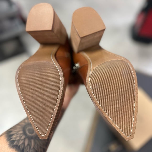 ✨STEVE MADDEN NWT Cate Cognac Leather Booties - Picture 3 of 6
